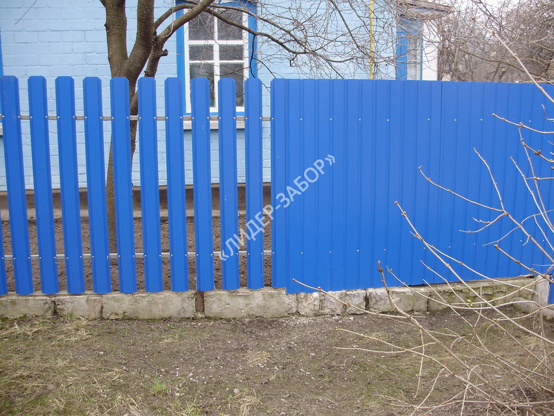Купить Комбинированный забор из профнастила синий