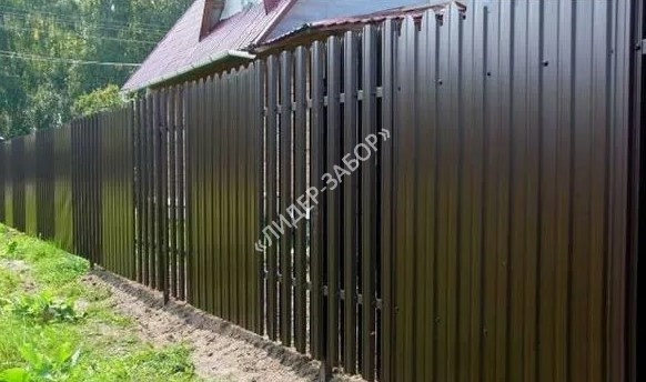 Купить Комбинированный забор из профнастила и евроштакетника черного цвета