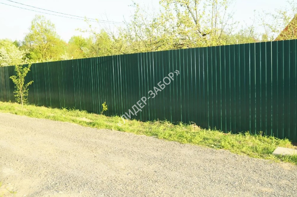 Купить Сплошной забор из профнастила длина 13 м